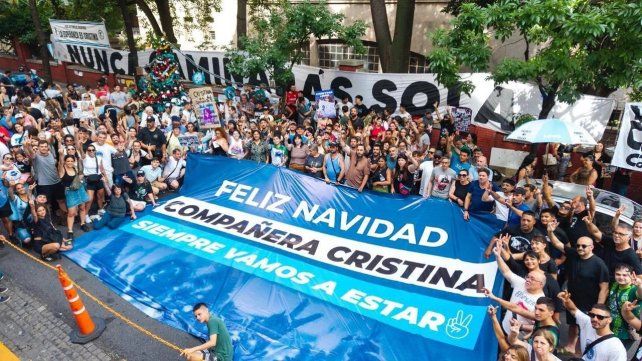 Militantes se reunieron frente al sanatorio Otamendi