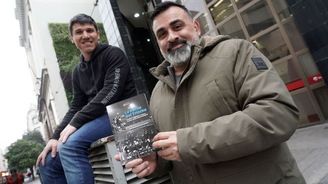 Facundo Paredes y Ariel Gómez y el invalorable libro sobre la noche del Trinche.
