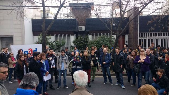 La comunidad educativa de la escuela Olga Cossettini repudió la actitud de Gendarmería
