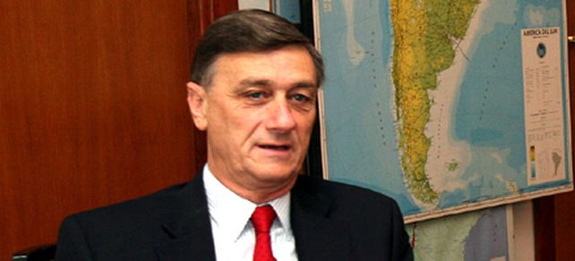 Binner sorprendi&oacute; y asisti&oacute; a una marcha recordando las inundaciones