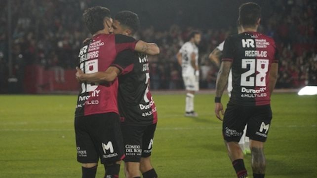 Gómez se suma al festejo de Aguirre