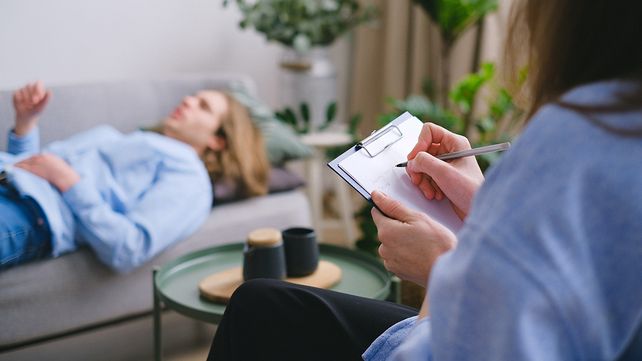 Un 5% más de trabajadores padecieron este año de síndrome de estrés laboral crónico