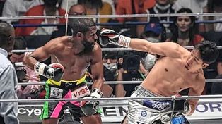 Floyd MayweatherJr. hizo su cuarta presentación en peleas de exhibición y obtuvo un nuevo triunfo