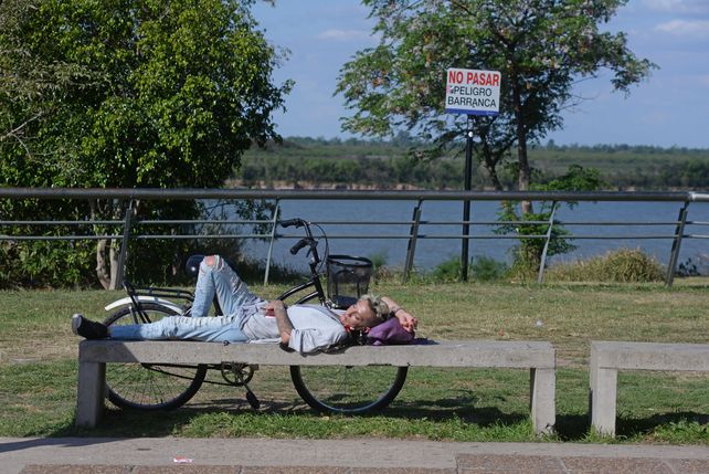 Este lunes 14 de noviembre llegó con un viento sur que deja una mañana fresca