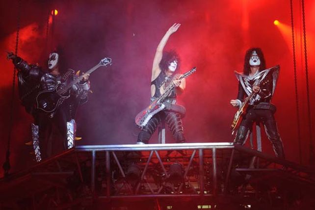 Kiss hizo delirar a una multitud en el estadio de River