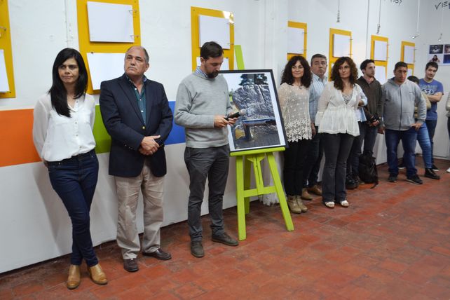 Se inauguró una muestra fotográfica en el espacio educativo Surgir
