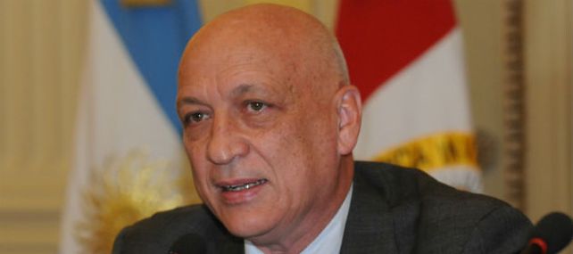 Bonfatti dijo que en la provincia de Santa Fe estamos rascando la olla para pagar los sueldos