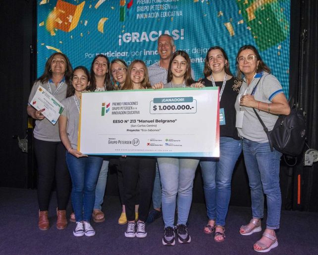 Integrantes de la escuela de San Carlos Centro recibieron el premio nacional.