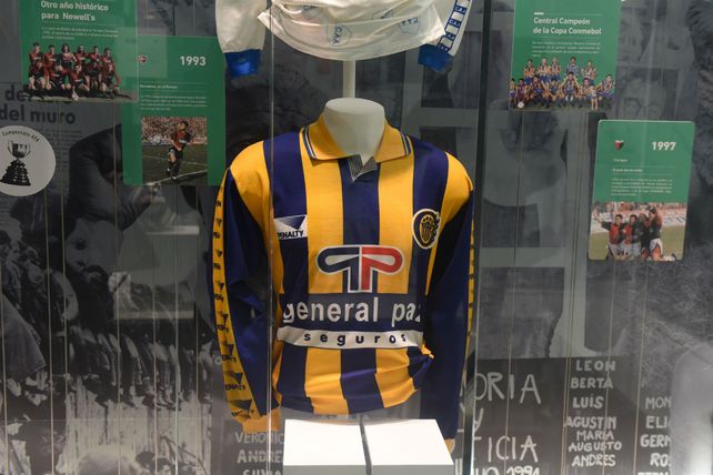 Una de las tantas camisetas de Central adornan el museo.&nbsp;