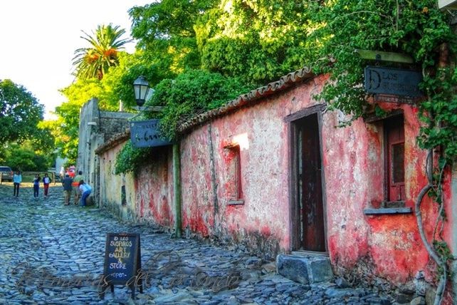 Colonial. El encanto de las callejuelas empedradas.