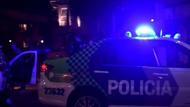 Una mujer mató a su hijita de 7 años a puñaladas en su casa de Pilar y luego intentó quitarse la vida. La madre y la hija fueron halladas por un familiar