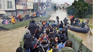 Mueren 27 personas en los Balcanes por inundaciones