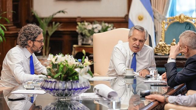 Alberto Fernández habló por teléfono con su par ucraniano Zelenski por primera vez