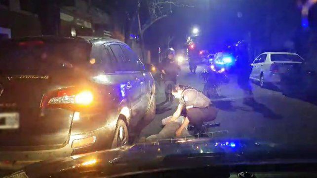 El momento de la detención luego de la persecución de los delincuentes en el macrocentro rosarino