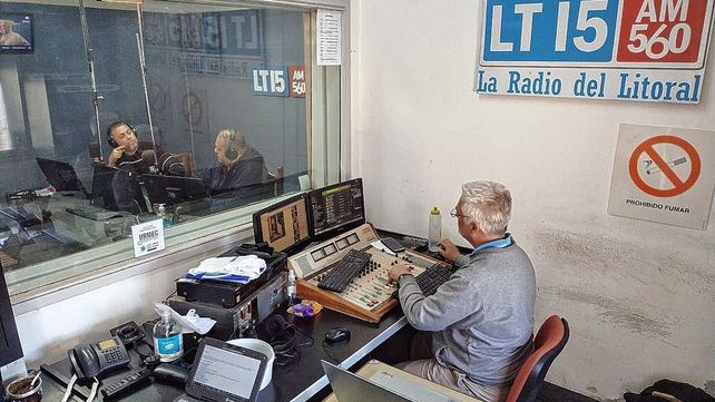 La radio líder en la región de Salto Grande llega a sus 53 años en el aire.