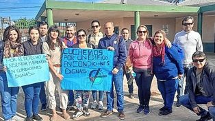 La comunidad educativa se manifestó la semana pasada hasta la Departamental de Escuelas, donde entregaron un petitorio.