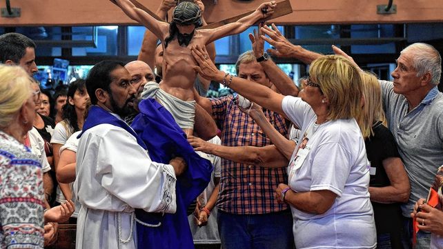 El vía crucis del padre Ignacio en Rosario. El vía crucis del padre Ignacio en Rosario.