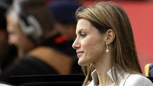 Un argentino se abalanz&oacute; sobre la princesa Letizia al grito de muera el rey