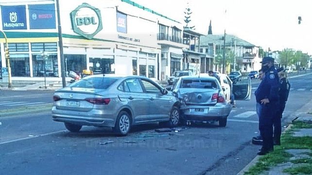 Video: cuádruple choque con lesionados y autos muy dañados