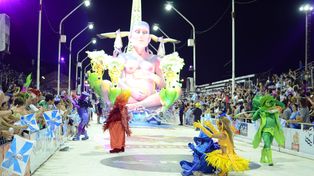 Fiesta. Restan aún siete noches más de carnaval.