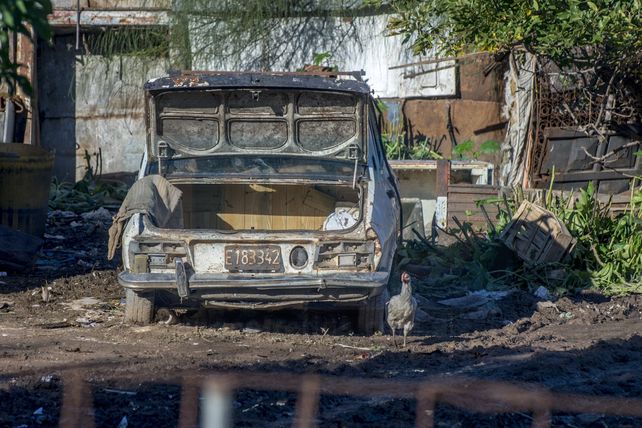 En calle Don Segundo Sombra al final, once familias viven con riesgo de caer al vacío