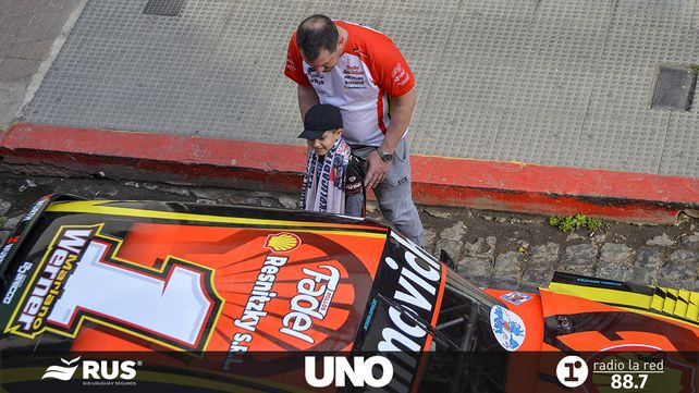 Lectores de UNO se fueron con la entrada y la foto con la Copa