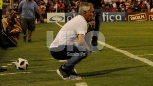 Esperando reforzar el bloque ofensivo