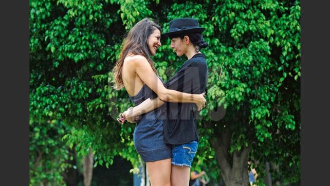 Primera producción de Andrea Rincón con su novia: besos y declaración de amor