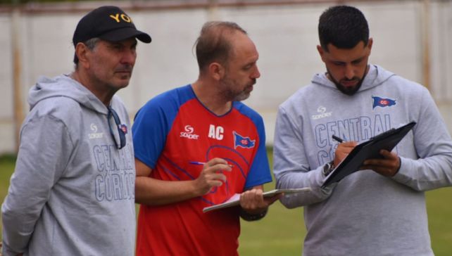 Central Córdoba. La dupla de Daniel Teglia y Diego Acoglanis no continuará al frente del primer equipo.