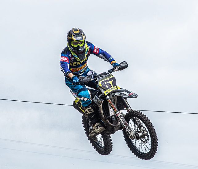 Villacreces confesó que cuando está con su moto en el aire le genera una adrenalina especial.