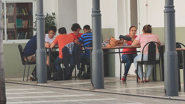 La Facultad de Ciencias Económicas de la UNER continúa con sus preinscripciones 100% online para carreras 2021.