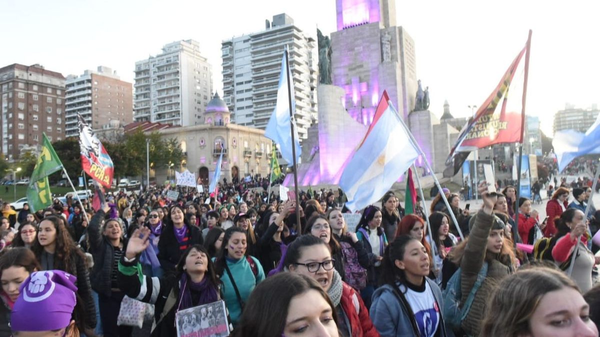 Ni una menos: miles de mujeres marcharon al Monumento contra la ...