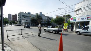 Ya se implementó la única mano en calle Salvador Caputto
