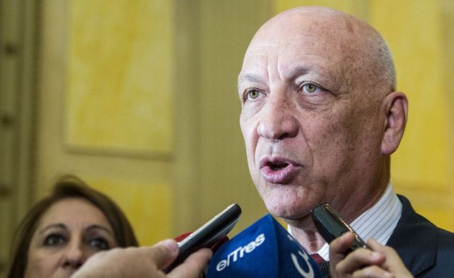 Para Bonfatti las decisiones del gobierno nacional son equivocadas y precipitadas