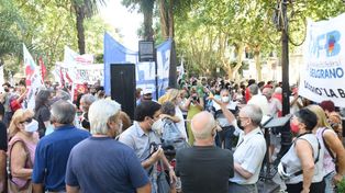 Manifestantes rosarinos se sumaron a la marcha contra la Corte Suprema de Justicia