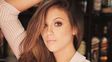 barbie velez es la protagonista de un apasionado beso en un clip internacional