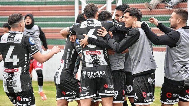 Estudiantes (BA) derrotó de visitante a Agropecuario y Colón está a seis del Reducido