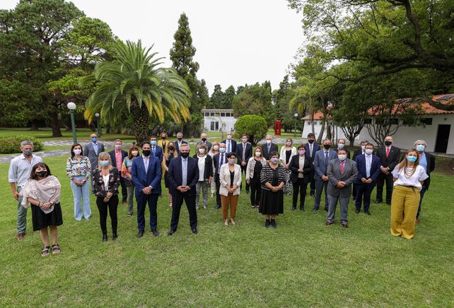 QUINTA DE OLIVOS. Fernández en el centro