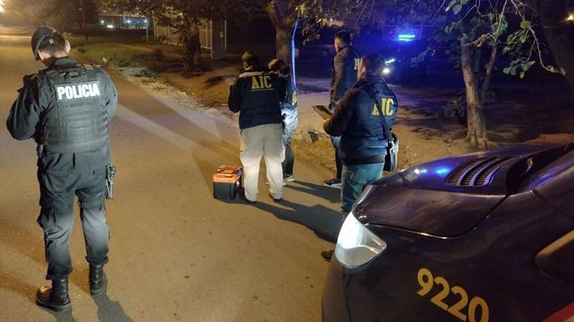 Un hombre de 32 años fue acribillado a balazos cuando entraba en su casa