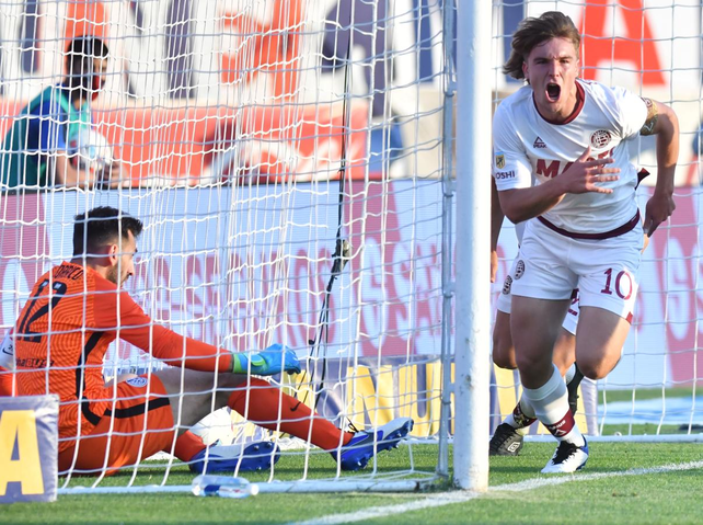 Pedro De la Vega se rompió los ligamentos en Lanús