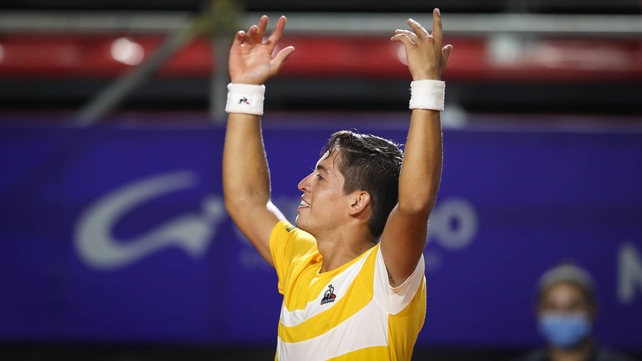 Báez dio el golpe y pasó a cuartos de final en el Córdoba Open