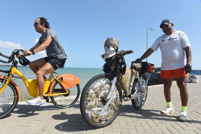 Víctor y su bicicleta 