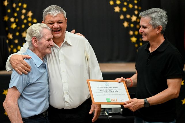 El reconocimiento a los ciudadanos que viven hace más de 75 años en la ciudad fue uno de los momentos más emotivos de la gestión de Ricci dutante 2025.