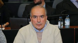José López dijo que los bolsos con dinero no eran suyos