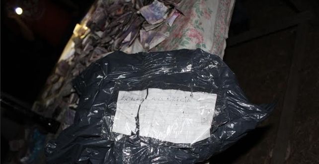 Volvieron a su casa y se encontraron con casi medio millón de pesos y un mensaje llamativo