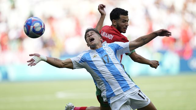 Giuliano Simeone anotó el primer gol argentino en los Juegos Olímpicos de París 2024. (Foto AP/Silvia Izquierdo)