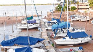 Some 15 thousand motor boats are affected by the great Paraná downspout