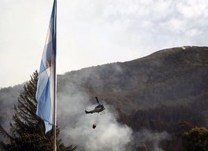 Contienen el grave incendio forestalen el Parque Nacional Los Alerces