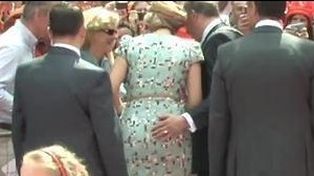Revuelo en Holanda por un supuesto manoseo de un alcalde a la reina Máxima