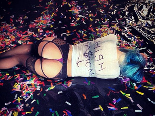 Las chicas del pop y esa obsesión por la tanga